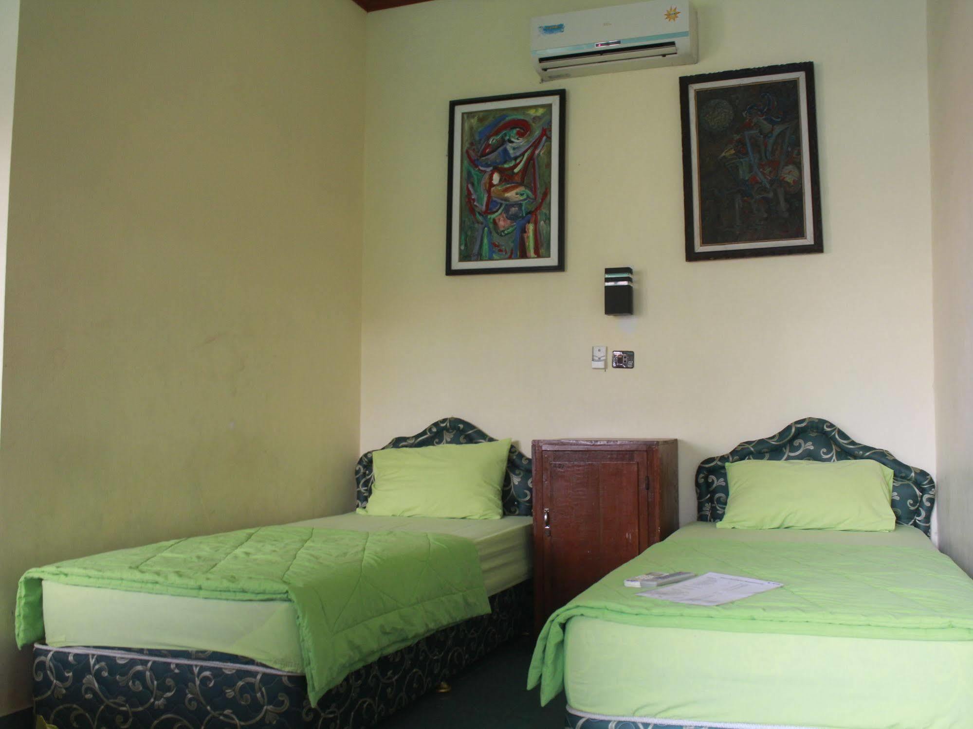 יוגיאקרטה Oyo 585 Hotel Perwita Sari מראה חיצוני תמונה