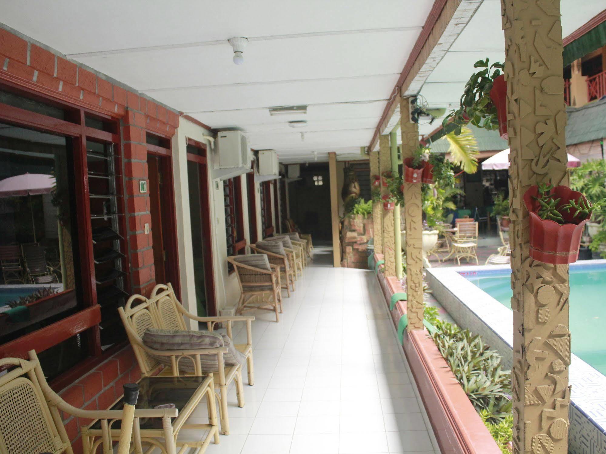 יוגיאקרטה Oyo 585 Hotel Perwita Sari מראה חיצוני תמונה